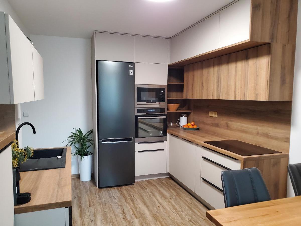 Novy Apartman Eva Йичин Экстерьер фото