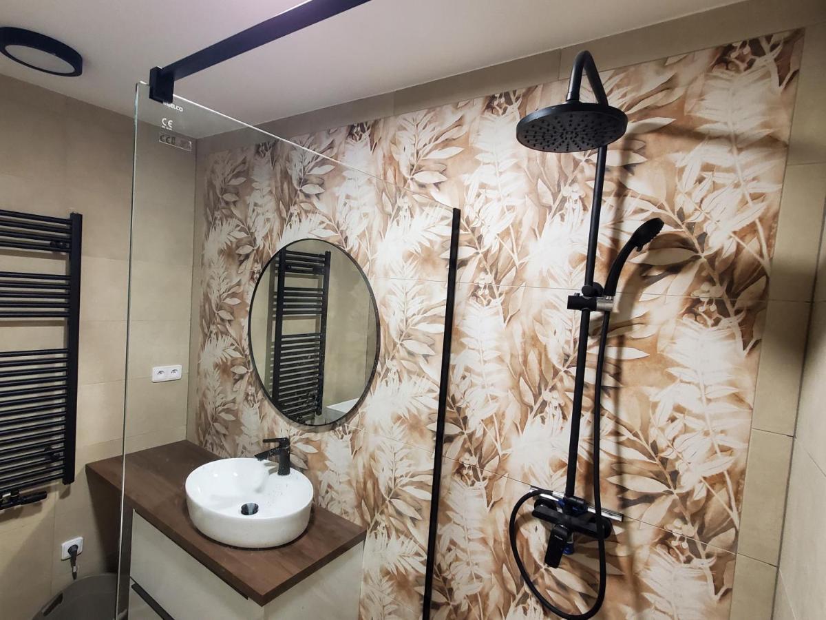 Novy Apartman Eva Йичин Экстерьер фото