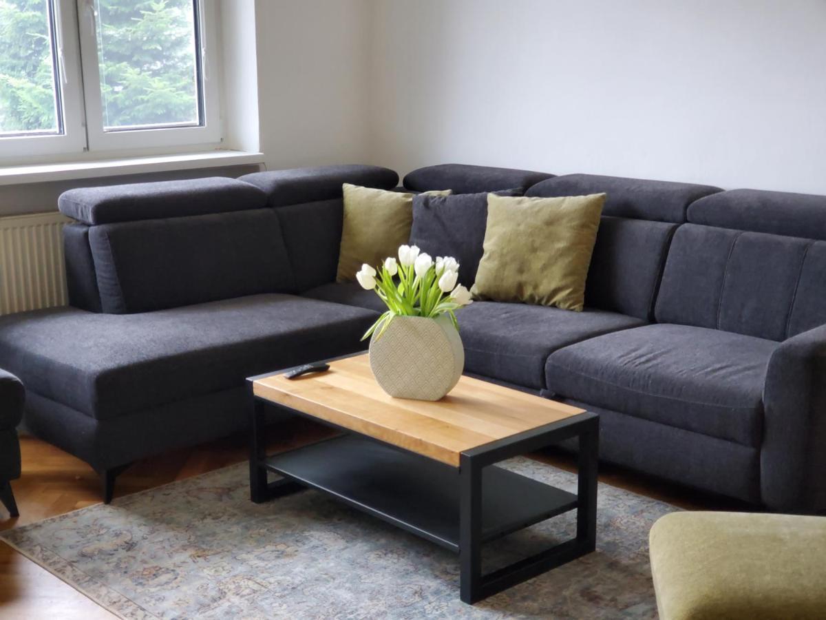 Novy Apartman Eva Йичин Экстерьер фото